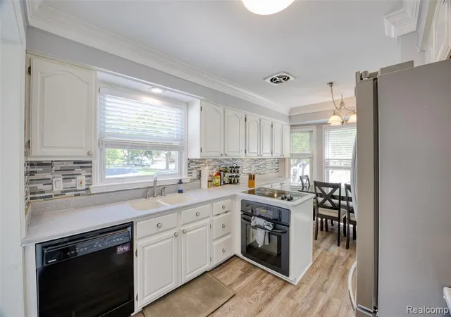 Photo 2 of Single family home for sale at 3100 Edgewood St, Dearborn, MI 48124 4118 | MLS# 61014021 | Listing updated on 2026-09-08