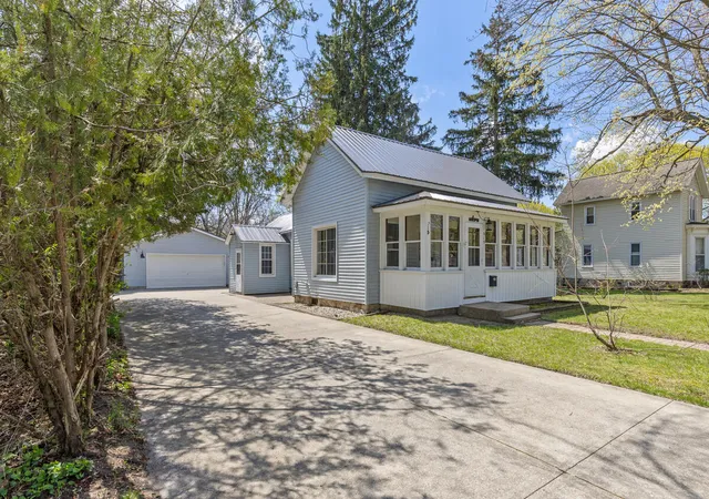 Homes for sale in Greenville, MI | 315 E Coffren Ave, Greenville, MI 48838 | MLS# 70527383