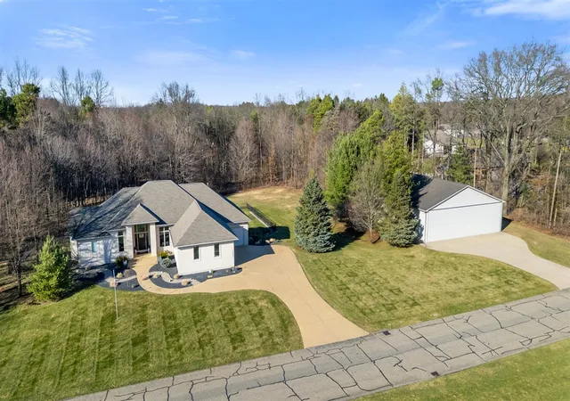 1st image of 10292 Skyview Dr, Kalamazoo, MI 49009 | MLS# 70520485