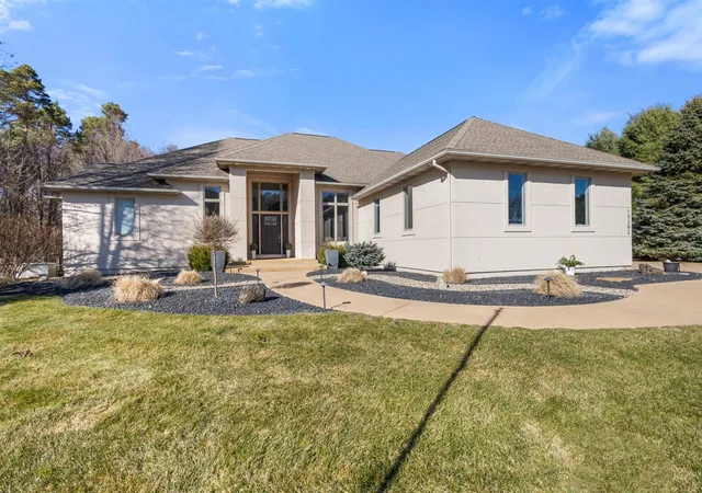 2nd image of 10292 Skyview Dr, Kalamazoo, MI 49009 | MLS# 70520485