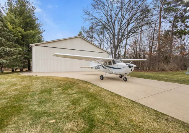 4th image of 10292 Skyview Dr, Kalamazoo, MI 49009 | MLS# 70520485