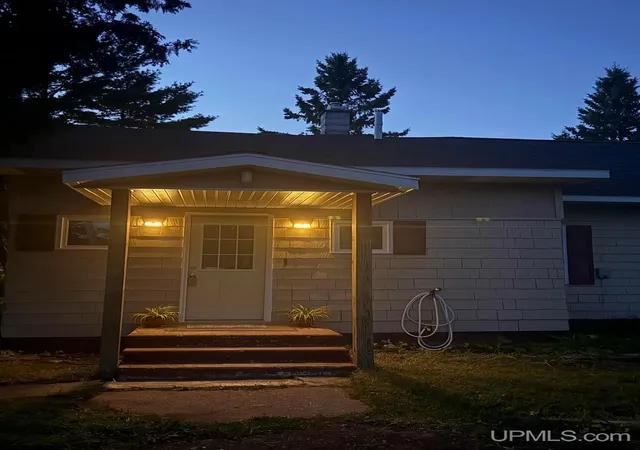 29th image of 47280 S Huron St, Atlantic Mine, MI 49905 | MLS# 50218755