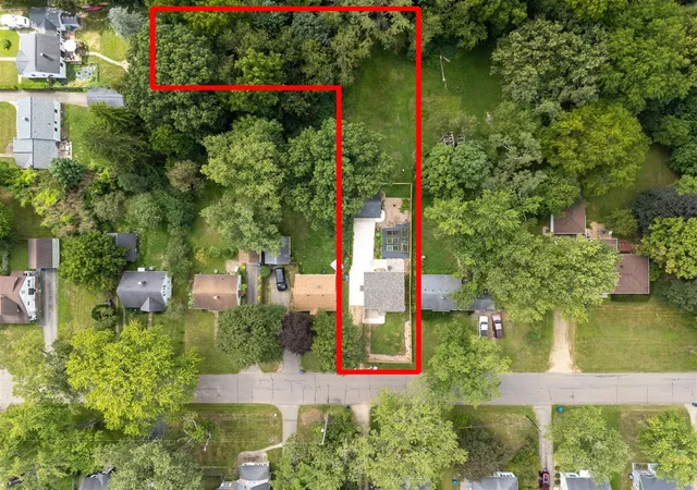 Photo 3 of Sale Pending at 1707 Texel Dr, Kalamazoo, MI 49048 | MLS# 70554784 | Listing updated on 2026-08-31