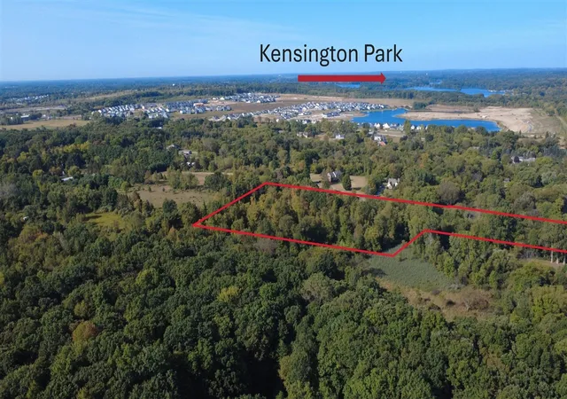 4th image of 727 W W Maple Road Road, Milford, MI 48381 | MLS# 70495636