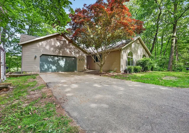 Homes for sale in Allegan, MI | 1286 Bridge Rd, Allegan, MI 49010 | MLS# 70541089