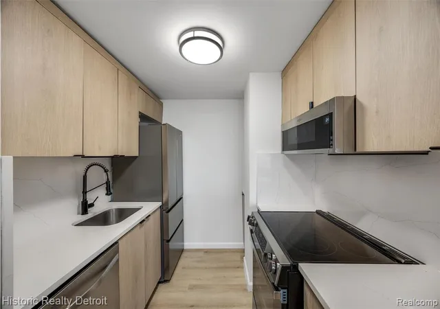 Homes for sale in Detroit, MI | 1300 E Lafayette #2409, Detroit, MI 48207 | MLS# 60982362