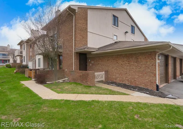 Photo 1 of Sale Pending at 6715 Maple Lakes Dr #70, West Bloomfield, MI 48322 | MLS# 60389214 | Listing updated on 2026-07-07