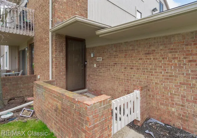 Photo 2 of Sale Pending at 6715 Maple Lakes Dr #70, West Bloomfield, MI 48322 | MLS# 60389214 | Listing updated on 2026-07-07