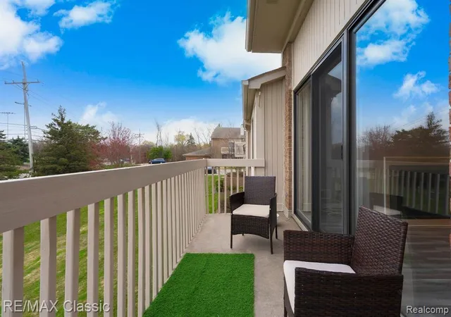 Photo 4 of Sale Pending at 6715 Maple Lakes Dr #70, West Bloomfield, MI 48322 | MLS# 60389214 | Listing updated on 2026-07-07