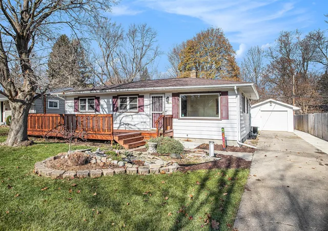 Photo 1 of Sale Pending at 149 Sunset Blvd, Battle Creek, MI 49017 | MLS# 70505237 | Listing updated on 2025-11-27