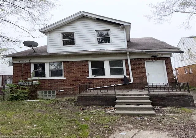 3rd image of 18960 Hamburg St, Detroit, MI 48205 | MLS# 60989596