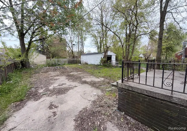 4th image of 18960 Hamburg St, Detroit, MI 48205 | MLS# 60989596