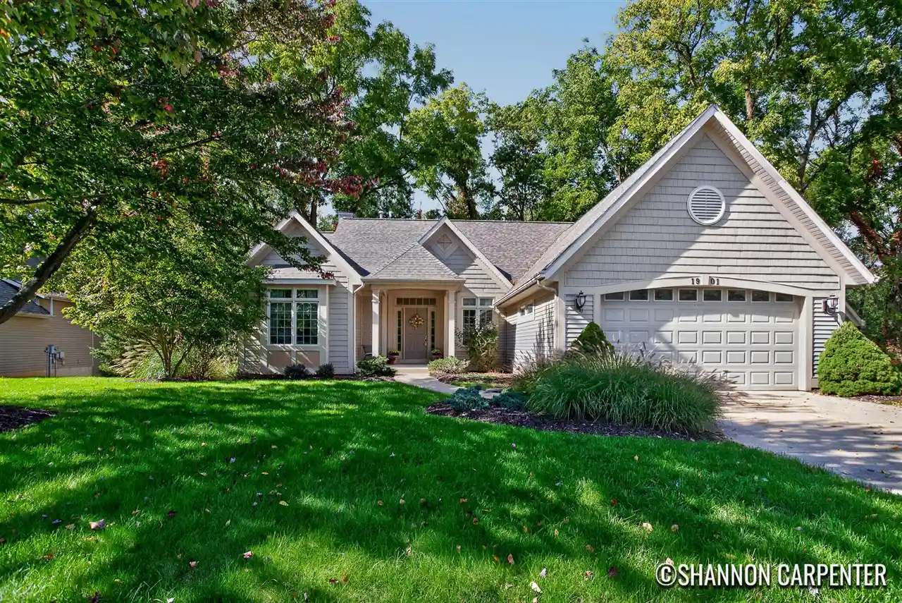 Photo 1 of Condo for sale at 1901 Oakleigh Woods Dr, Grand Rapids, MI 49504 | MLS# 70563340 | Listing updated on 2026-10-20