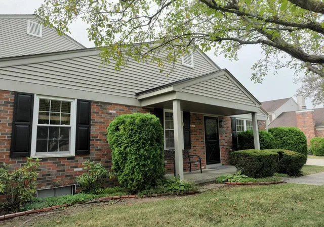 Photo 3 of Sale Pending at 15810 Cambridge Dr, Clinton Township, MI 48038 | MLS# 70554437 | Listing updated on 2026-08-30