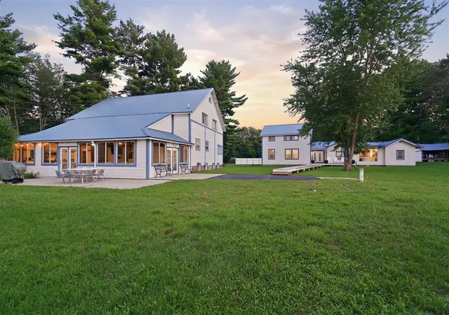 1st image of 7095 Orchard Lake Dr, South Haven, MI 49090 | MLS# 70553970
