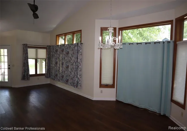 5th image of 13368 Julie Anne Ct #1, Fenton, MI 48430 3009 | MLS# 61007448