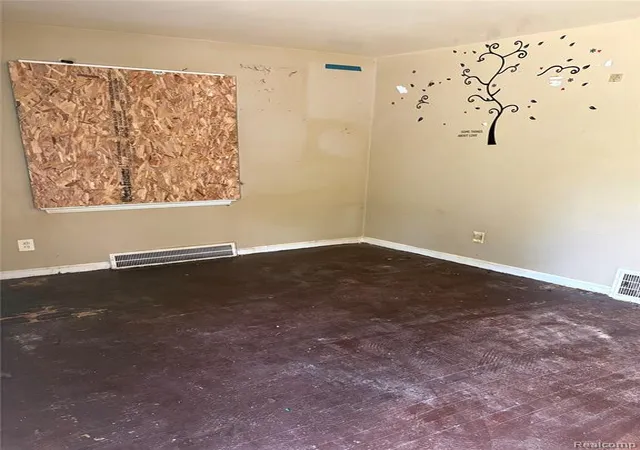 2nd image of 20062 Waltham St, Detroit, MI 48205 | MLS# 60361537
