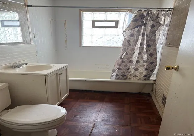 3rd image of 20062 Waltham St, Detroit, MI 48205 | MLS# 60361537