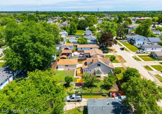 Homes for sale in Clinton Township, MI | 20219 Nicke St, Clinton Township, MI 48035 | MLS# 61002525