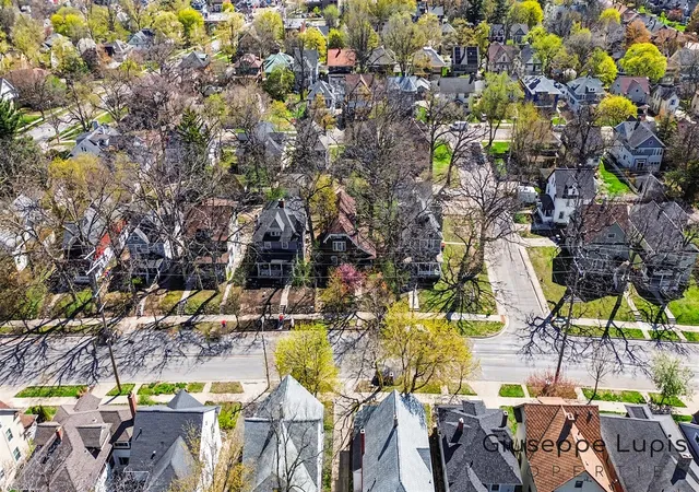 Listing Photo 2 - Condo for sale in building located at 314 Fuller Ave, Grand Rapids, MI 49506 - Unit #