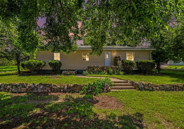 2nd image of 953 Weaver Rd, Bronson, MI 49028 | MLS# 70553680