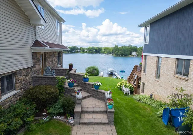 5th image of 3160 Lexington Rd, Waterford, MI 48328 | MLS# 61005261