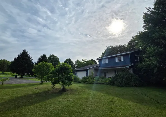 2nd image of 22948 N Uldriks Dr, Battle Creek, MI 49017 | MLS# 70541369