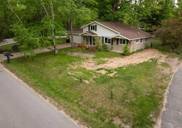 Photo 2 of Sale Pending at 4177 Seminole St, Gladwin, MI 48624 | MLS# 50217984 | Listing updated on 2026-08-13