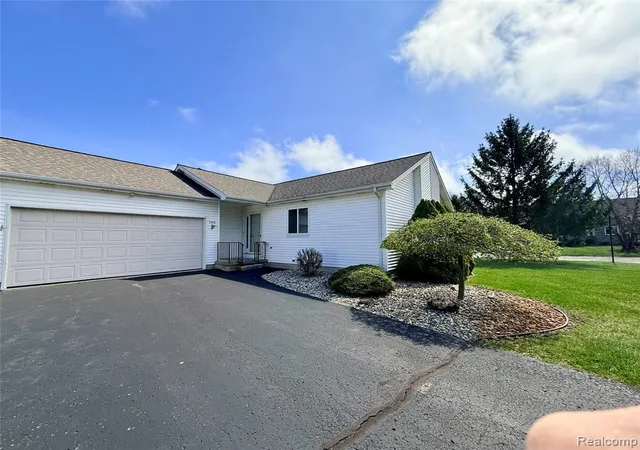 Homes for sale in Goodrich, MI | 7192 Hawthorne Cir, Goodrich, MI 48438 | MLS# 60986786