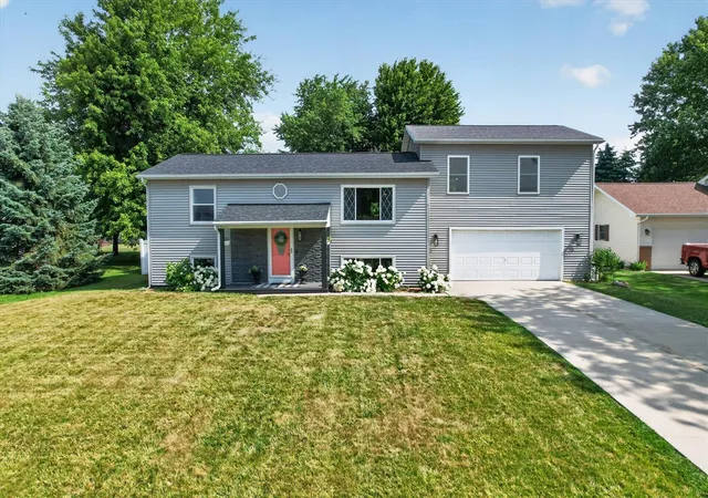 Photo 1 of Single family home for sale at 438 South St, Blissfield, MI 49228 | MLS# 70554636 | Listing updated on 2026-09-03