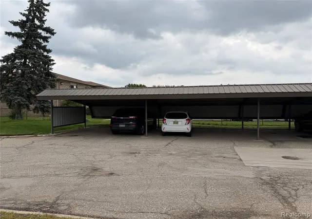Homes for sale in Madison Heights, MI | 270 E 13 Mile Rd #34, Madison Heights, MI 48071 | MLS# 61008481