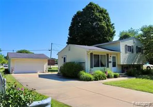 Homes for sale in Clio, MI | 505 Clarion St, Clio, MI 48420 | MLS# 61009522