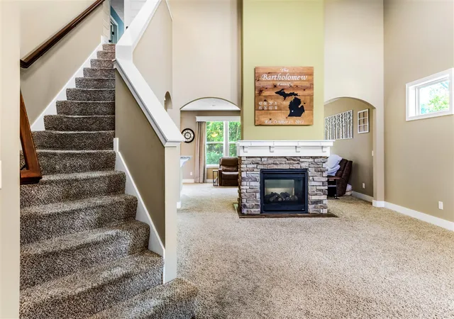 2nd image of 2852 N Saddle Ridge Ct, Rockford, MI 49341 | MLS# 70540035