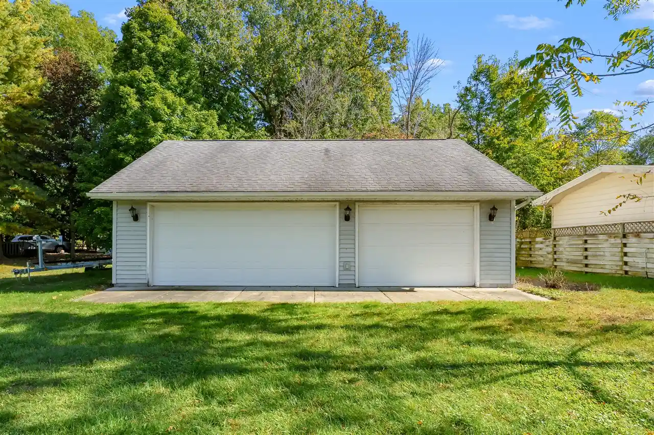 Photo 1 of Land for sale at 00 Lakeview Dr, Decatur, MI 49045 | MLS# 70563281 | Listing updated on 2026-10-22