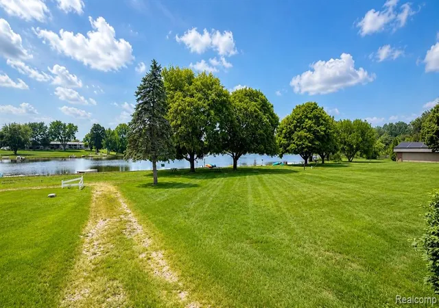 Homes for sale in South Lyon, MI | 26945 Milford Rd, South Lyon, MI 48178