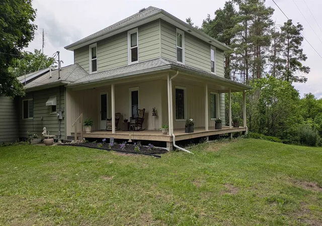 Photo 3 of Single family home for sale at 10150 S Leaton Rd, Shepherd, MI 48883 | MLS# 50218055 | Listing updated on 2026-09-03