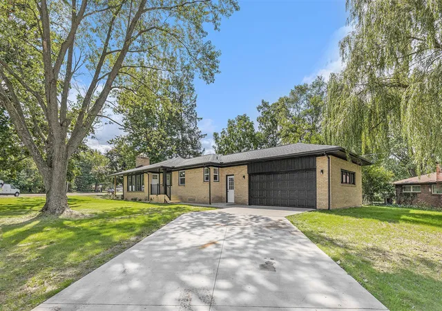 Photo 1 of Sale Pending at 4761 Kalamazoo Ave, Grand Rapids, MI 49508 | MLS# 70491501 | Listing updated on 2026-01-16
