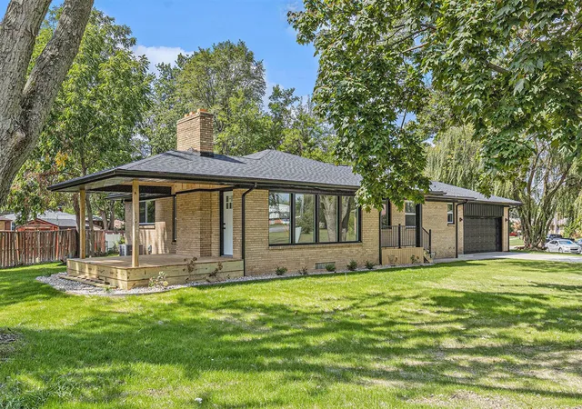 Photo 2 of Sale Pending at 4761 Kalamazoo Ave, Grand Rapids, MI 49508 | MLS# 70491501 | Listing updated on 2026-01-16