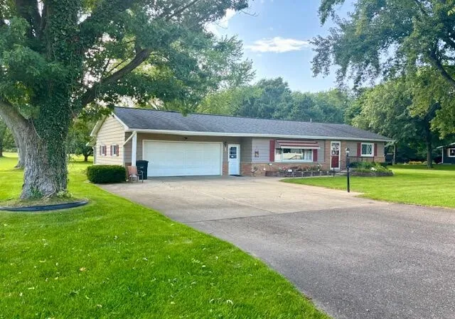 Photo 2 of Sale Pending at 56930 Franklin Dr, Three Rivers, MI 49093 | MLS# 70554950 | Listing updated on 2026-08-31