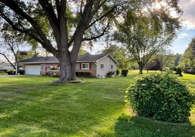 Photo 3 of Sale Pending at 56930 Franklin Dr, Three Rivers, MI 49093 | MLS# 70554950 | Listing updated on 2026-08-31