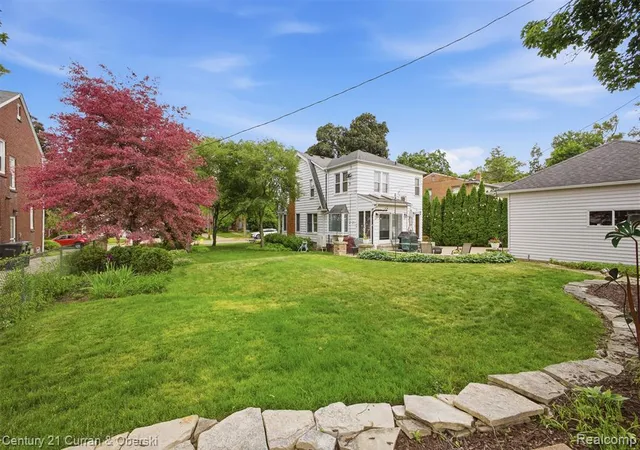 Photo 5 of Sale Pending at 307 Tannahill St, Dearborn, MI 48124 | MLS# 60999809 | Listing updated on 2026-07-07
