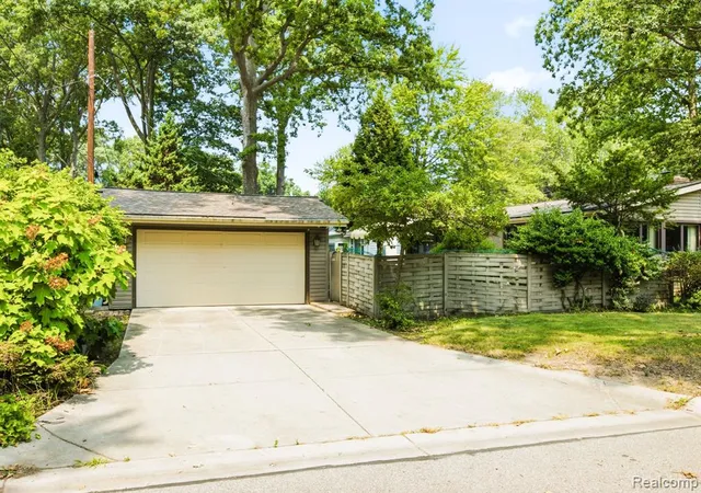 2nd image of 3209 Mount Vernon Rd, Port Huron, MI 48060 | MLS# 61021218