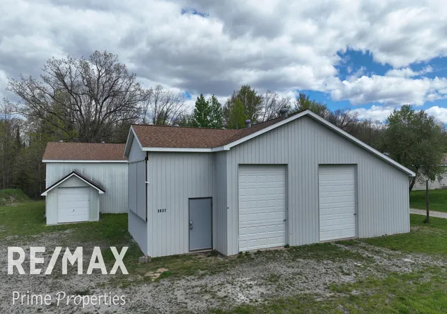 Homes for sale in Lupton, MI | 3837 Sage Lake Rd, Lupton, MI 48635 | MLS# 50182001