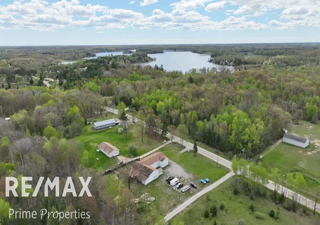 Homes for sale in Lupton, MI | 3837 Sage Lake Rd, Lupton, MI 48635 | MLS# 50182001