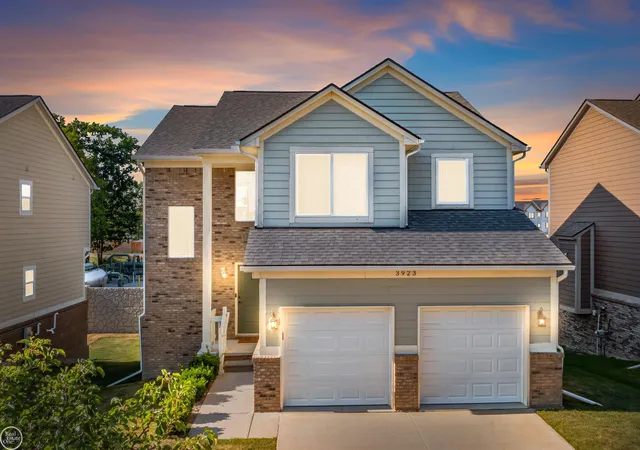 1st image of 3923 Maple Ln, Auburn Hills, MI 48326 | MLS# 50217740