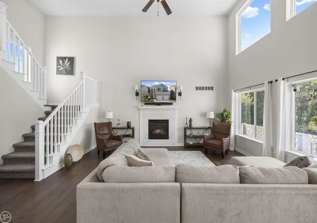 5th image of 3923 Maple Ln, Auburn Hills, MI 48326 | MLS# 50217740