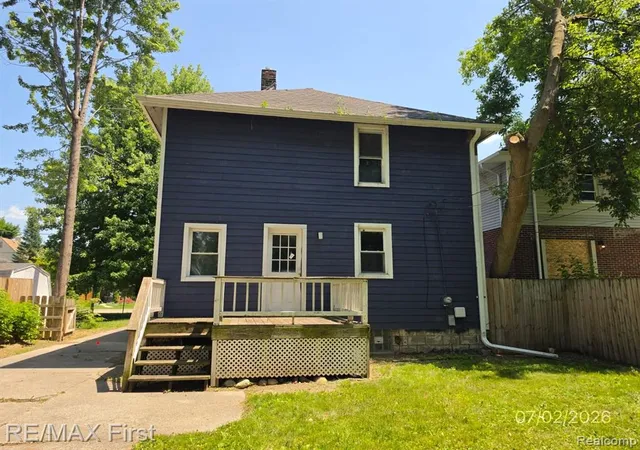 Photo 3 of Sale Pending at 265 North Ave, Mount Clemens, MI 48043 | MLS# 61011938 | Listing updated on 2026-07-27