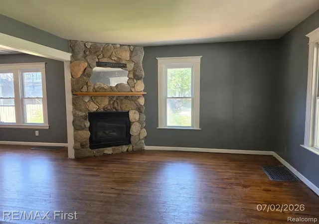 Photo 5 of Sale Pending at 265 North Ave, Mount Clemens, MI 48043 | MLS# 61011938 | Listing updated on 2026-07-27