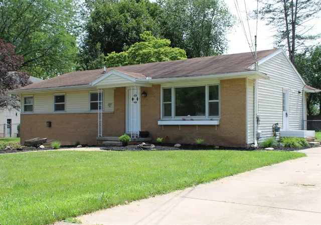Photo 2 of Single family home for sale at 3027 Tulsa Dr, Jackson, MI 49203 | MLS# 70547814 | Listing updated on 2026-09-02