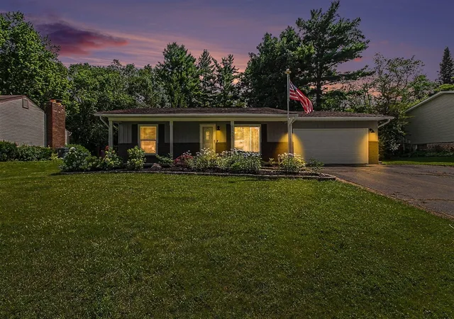Homes for sale in White Lake, MI | 9155 Satelite Dr, White Lake, MI 48386 | MLS# 70544634